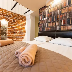 https://vintage-senacka-apartments.krakowhotelspoland.com